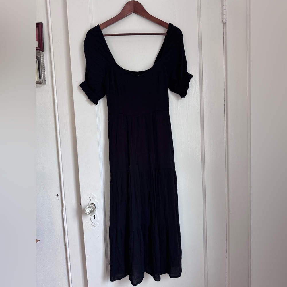 Abercrombie and Fitch Black gauzy tiered scoop neck flowy midi dress. XS